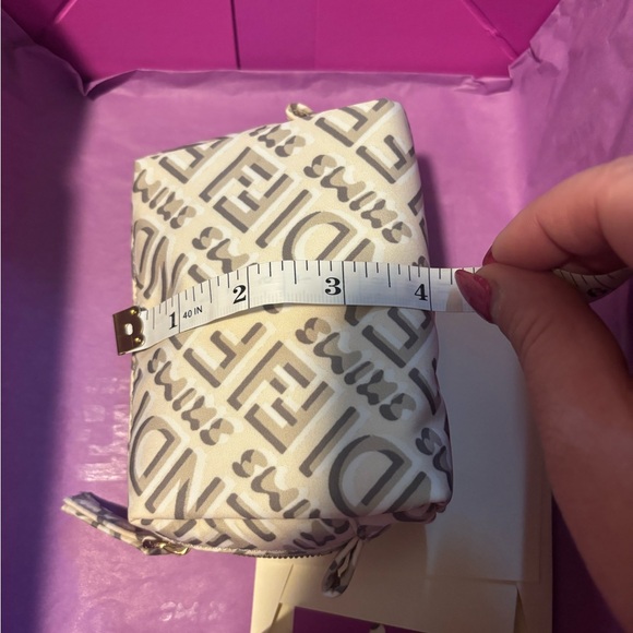 Fendi Skims Pouch🩷 - Picture 12 of 13